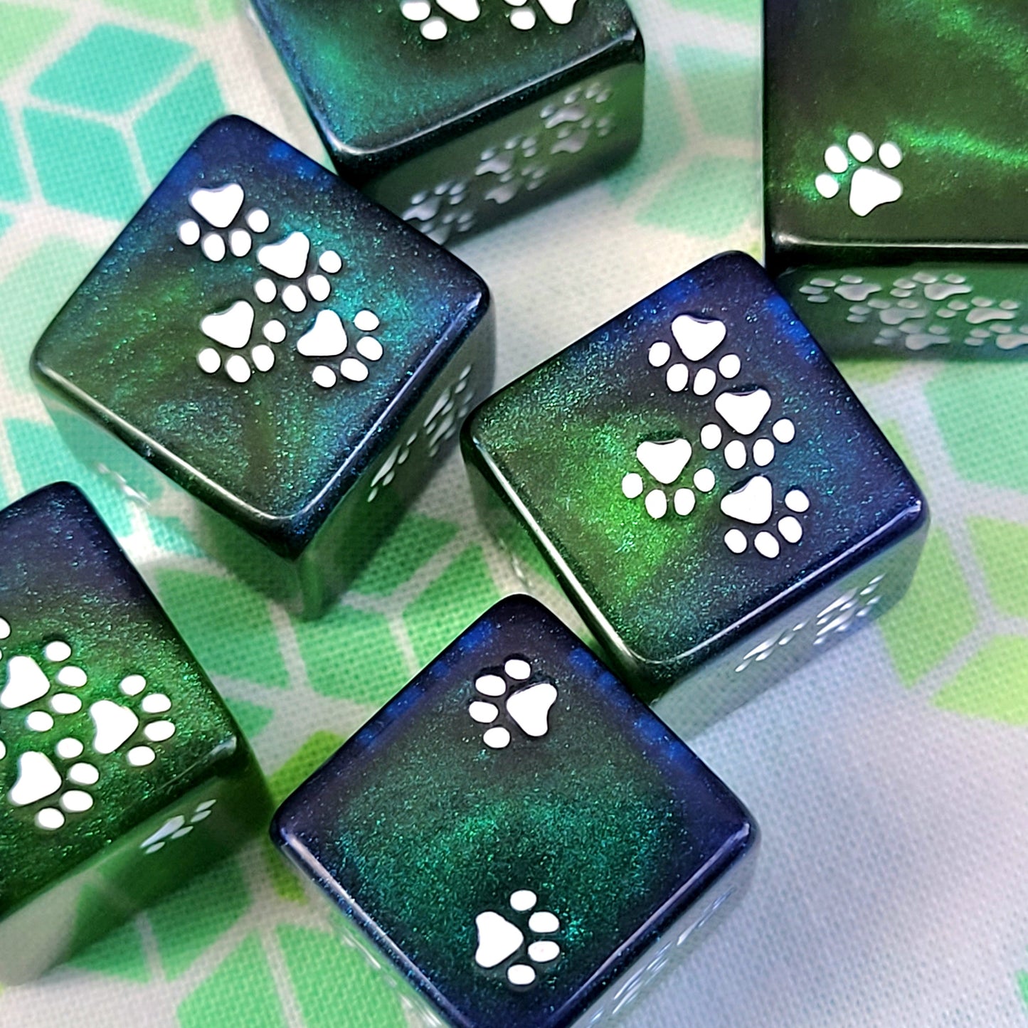 Pawprint Pips d6 Set - Ocean Shimmer